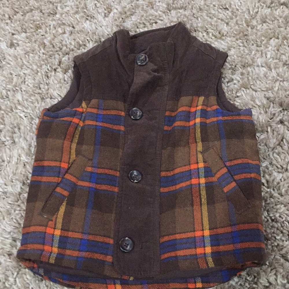Old navy vest size 2t used a few times